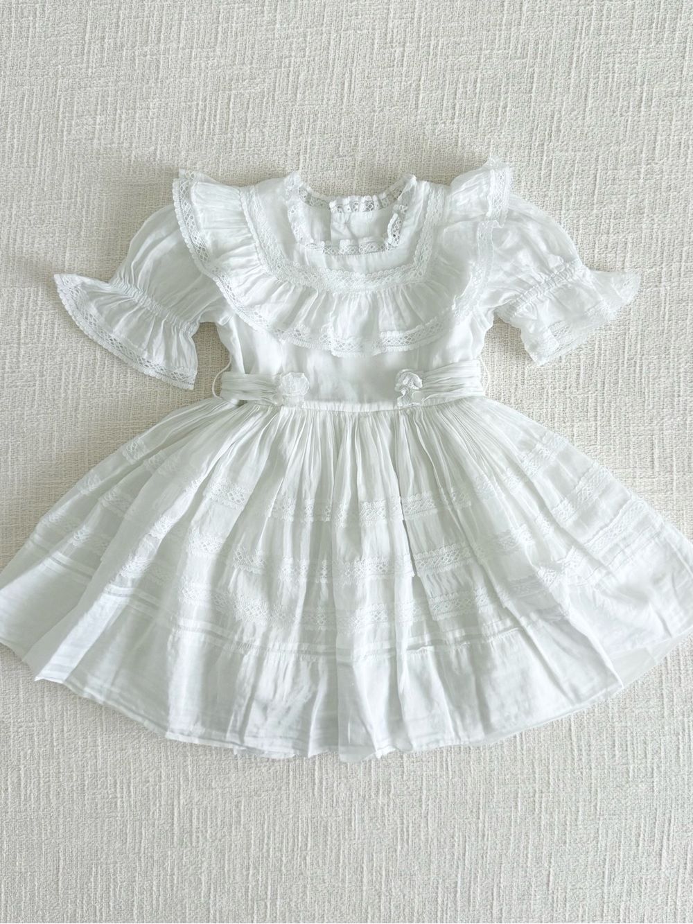 White Lace Ruffle Girls' Formal Dress